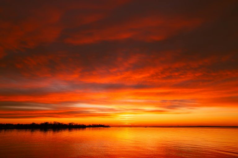 Twilight. 25° F. 6:31 to 7:14 am. January 3, 2024. Cove Island Park, Stamford, CT.