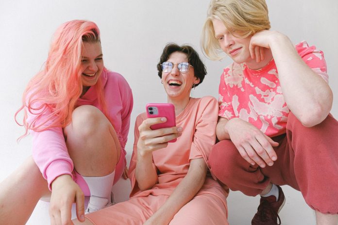image-84 Friends in Pink Clothes